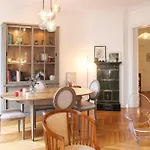 Walk-through apartment - near Sacré-Cœur